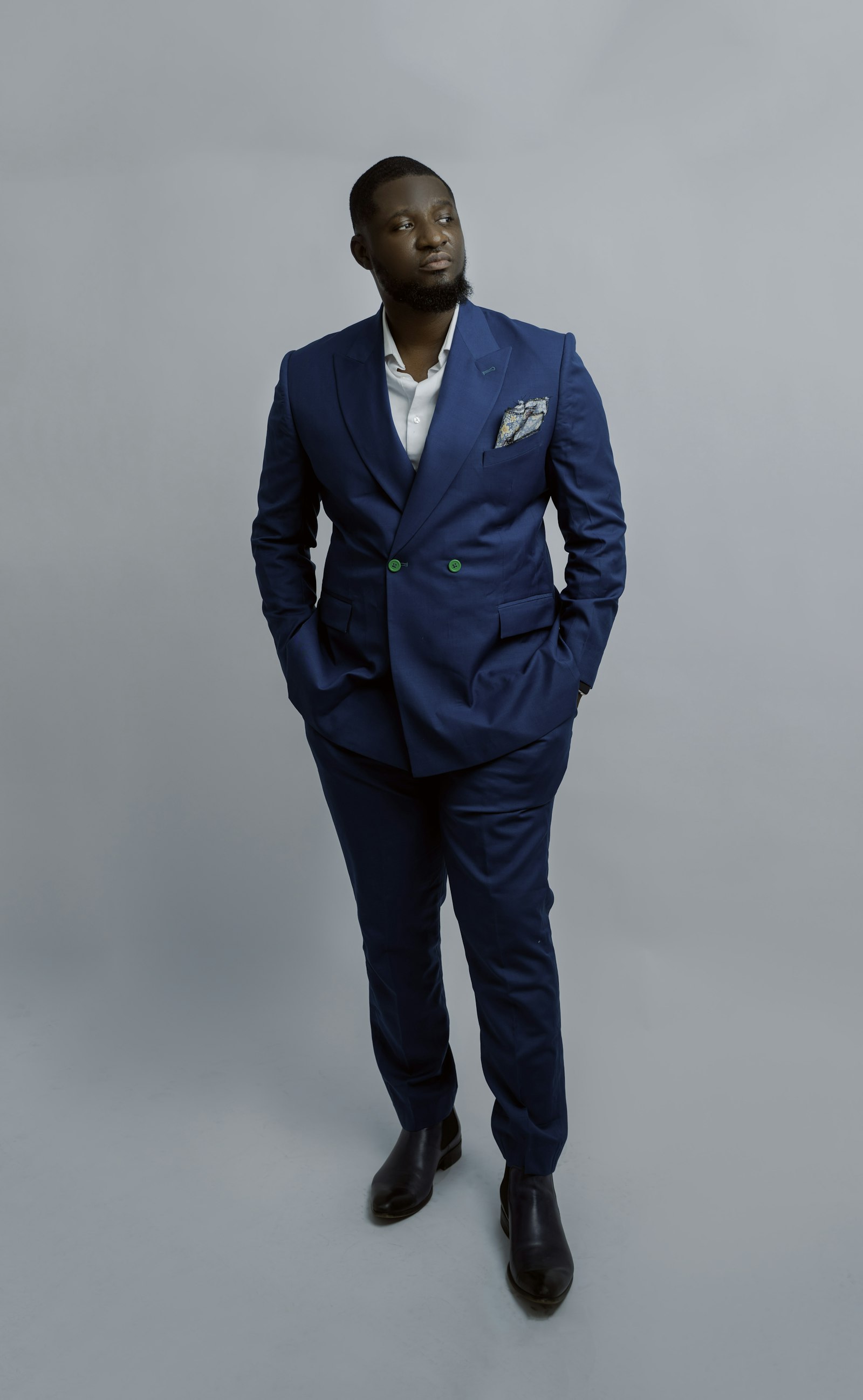 Navy single-breasted suit