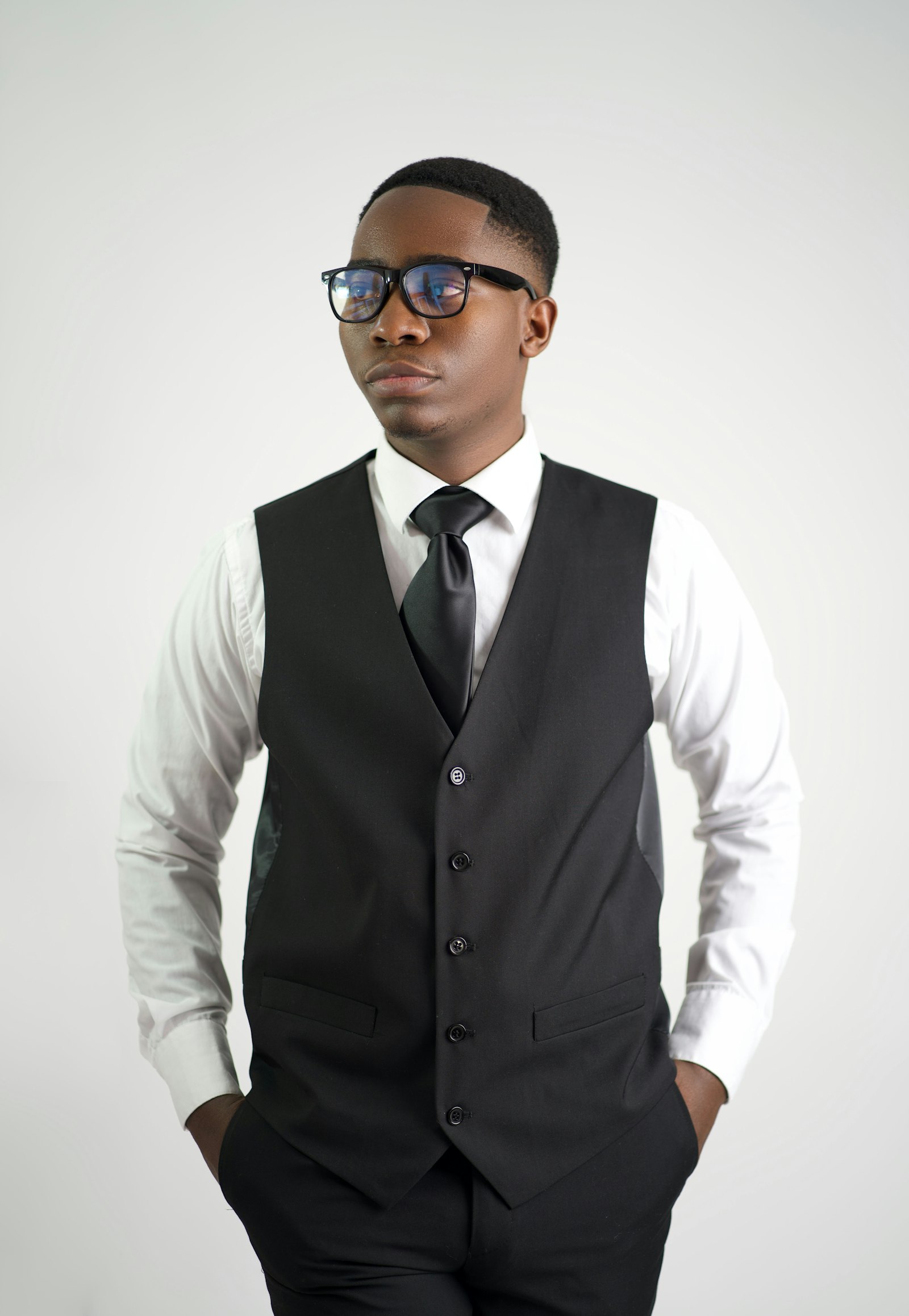 Three-piece suit, view 3