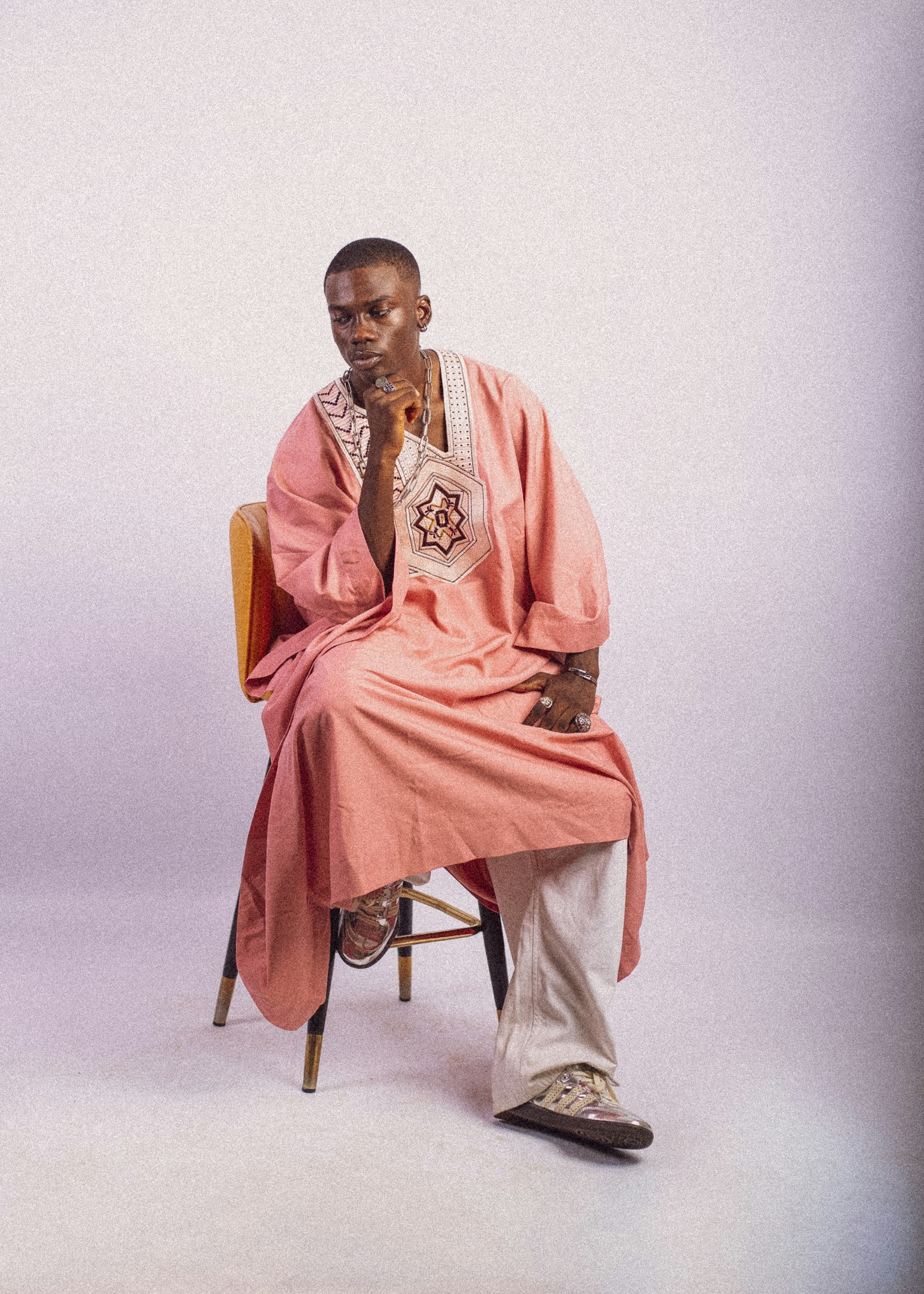 Rose agbada, view 4