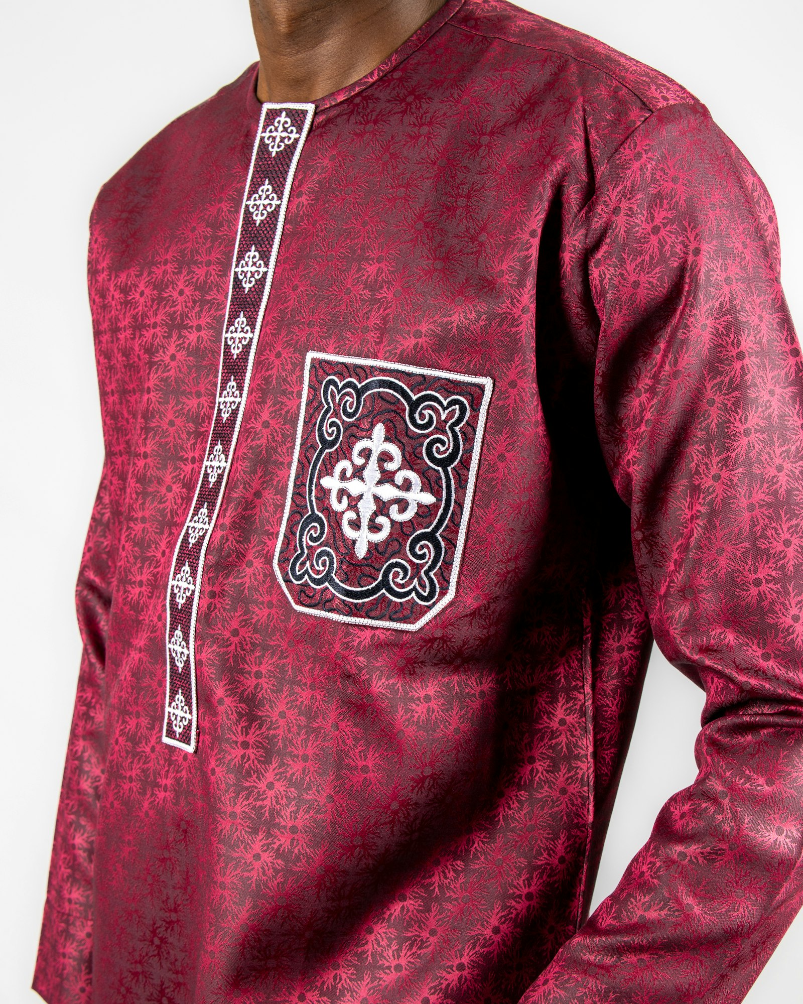 Burgundy jacquard kaftan pocket embroidery