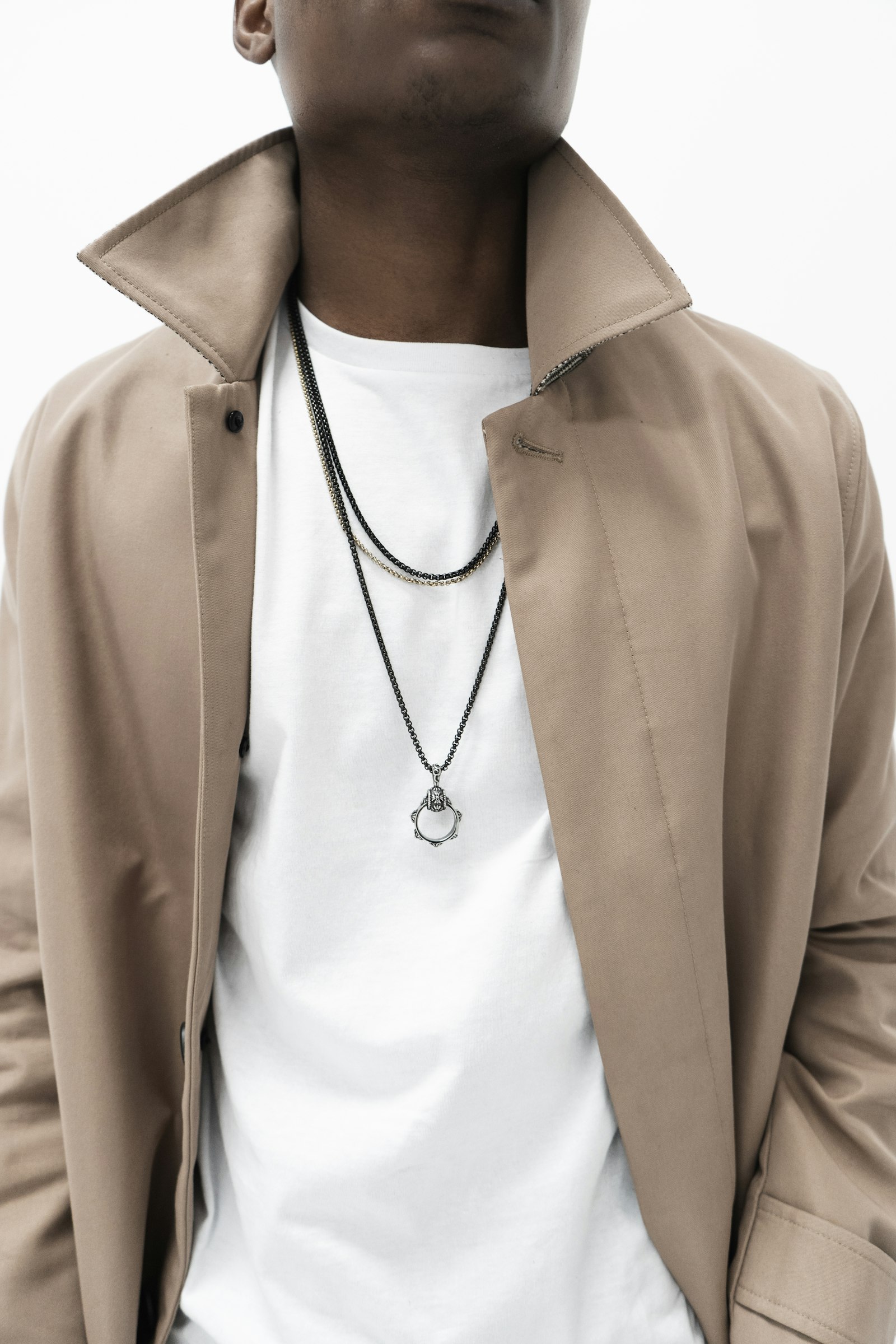 Trench coat in cotton gabardine, view 4