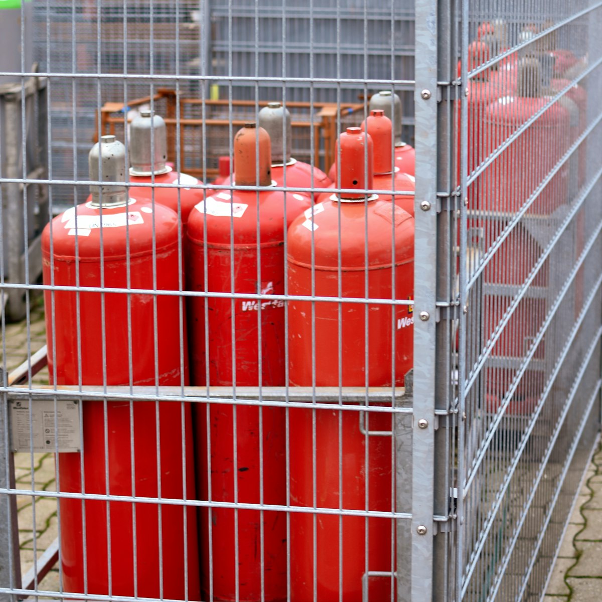 Gas cylinder, empty