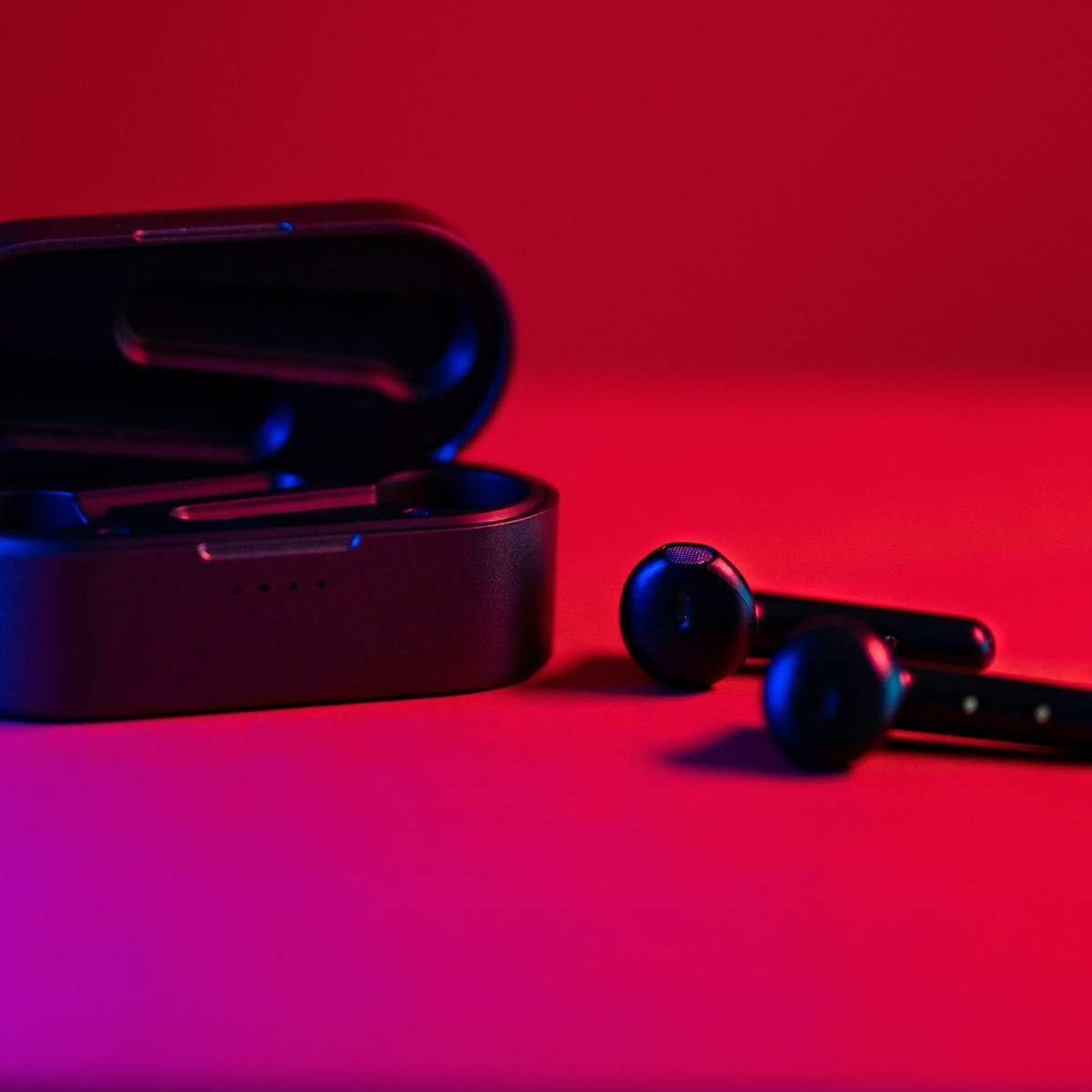 True wireless earbuds
