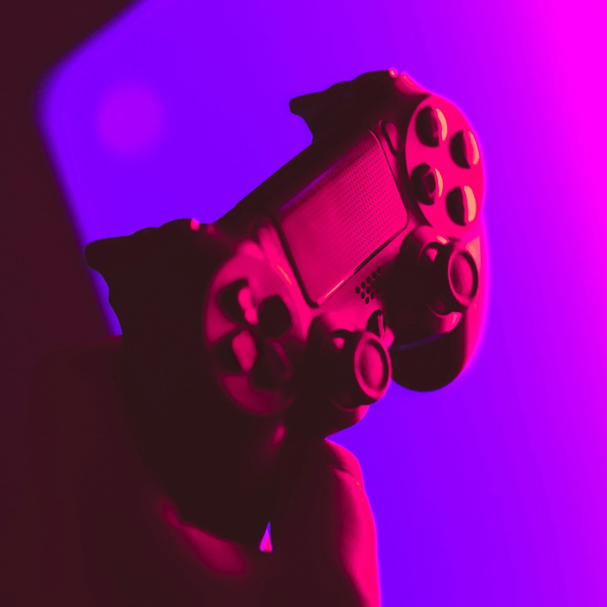 Wireless game controller