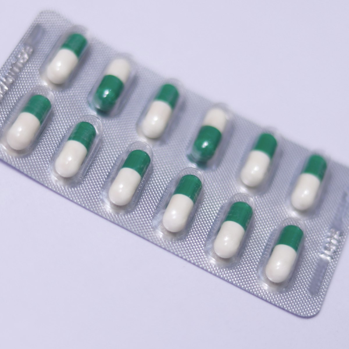 Cold and flu capsules