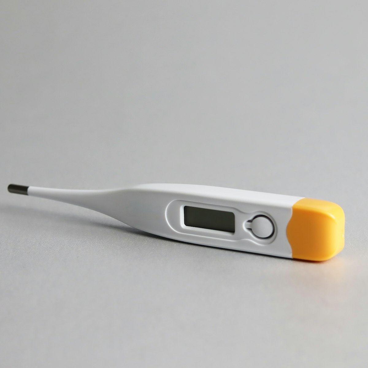 Digital thermometer