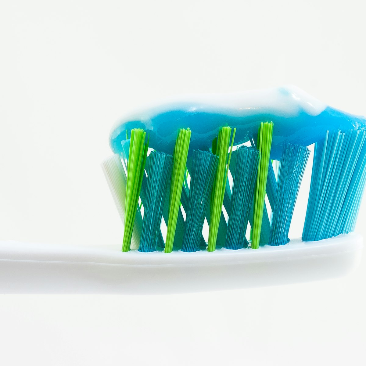 Toothbrush and toothpaste set